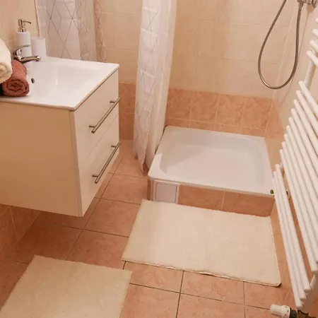 Florens Apartman *